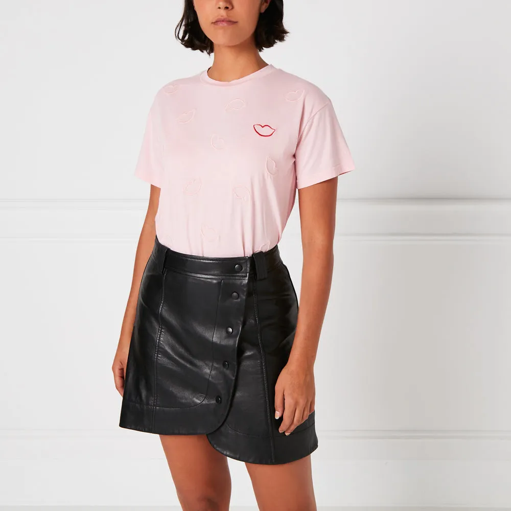 BLUSH EMBROIDERED LIP MACIE T-SHIRT